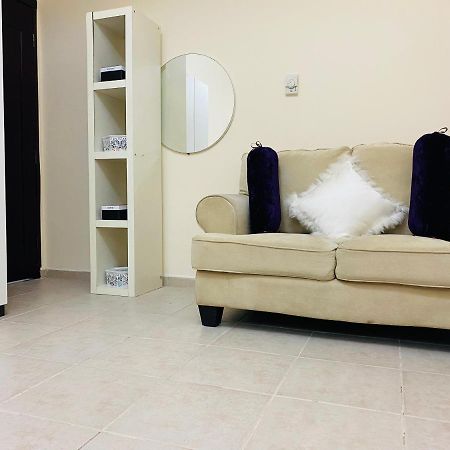 Nash Guest House Females Only Dubaj Kültér fotó