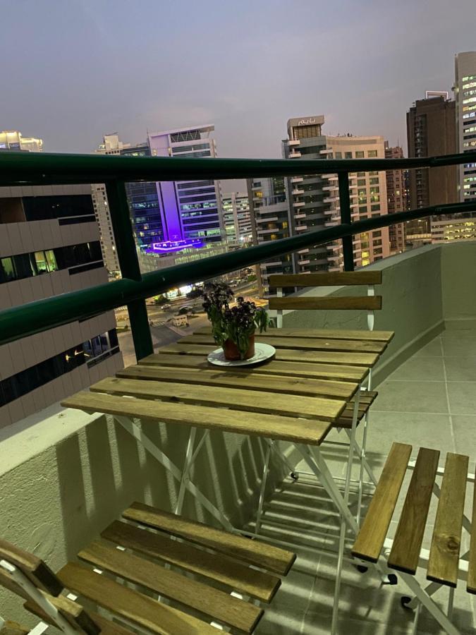 Nash Guest House Females Only Dubaj Kültér fotó