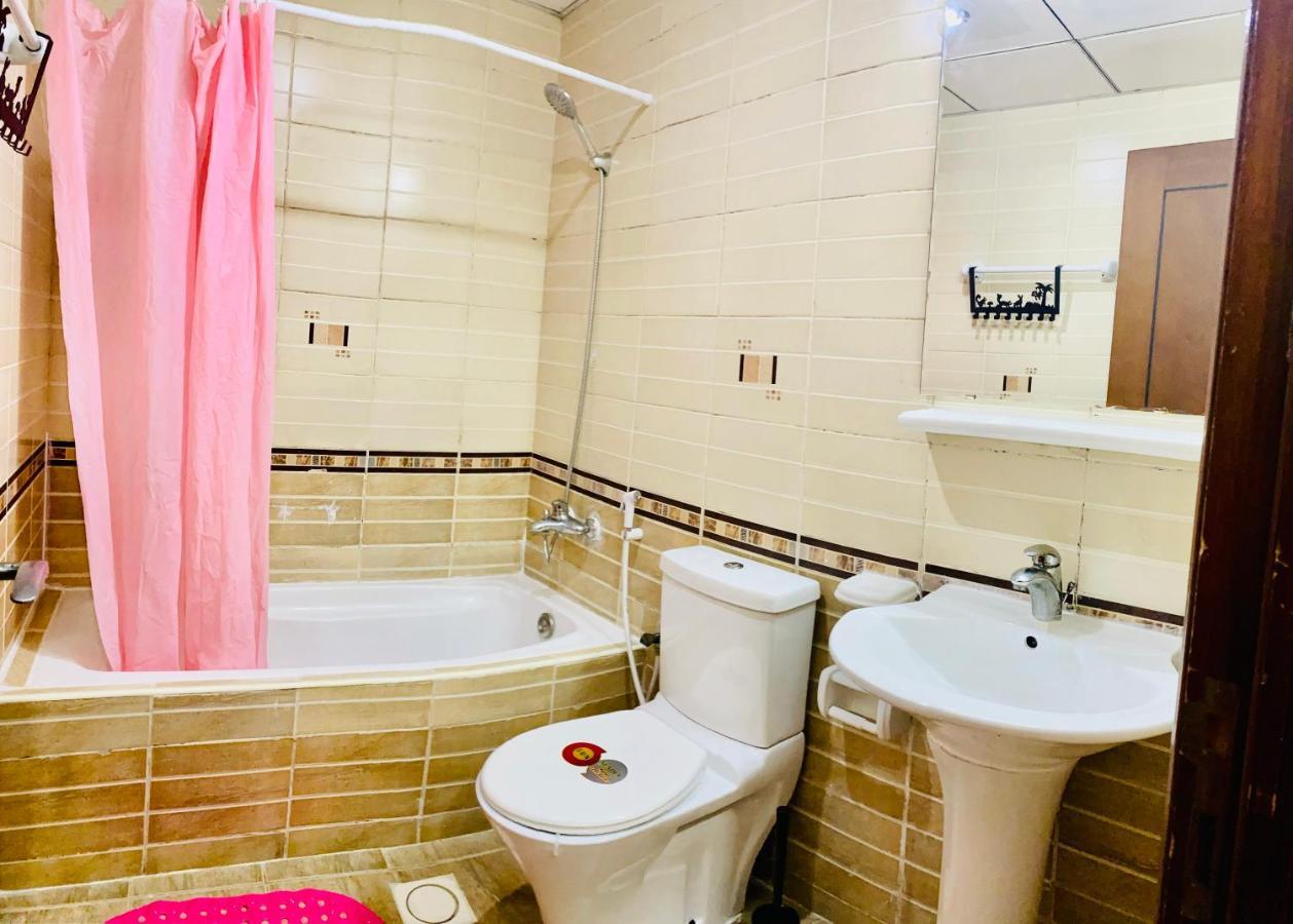 Nash Guest House Females Only Dubaj Kültér fotó